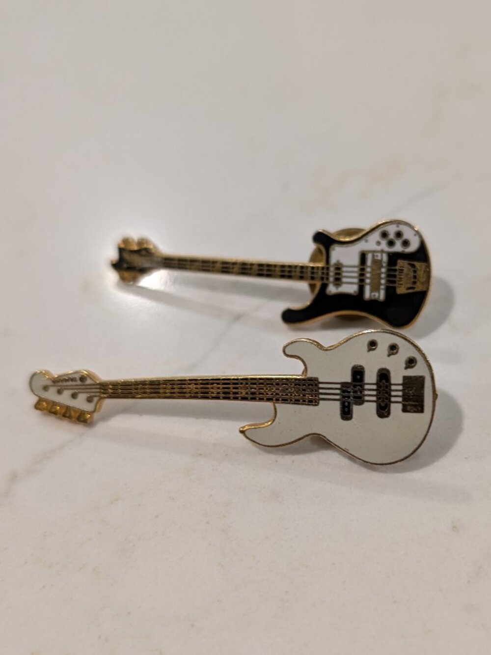 Fender P Bass Guitar + Rickenbacker Black Electric bass Lapel Pins